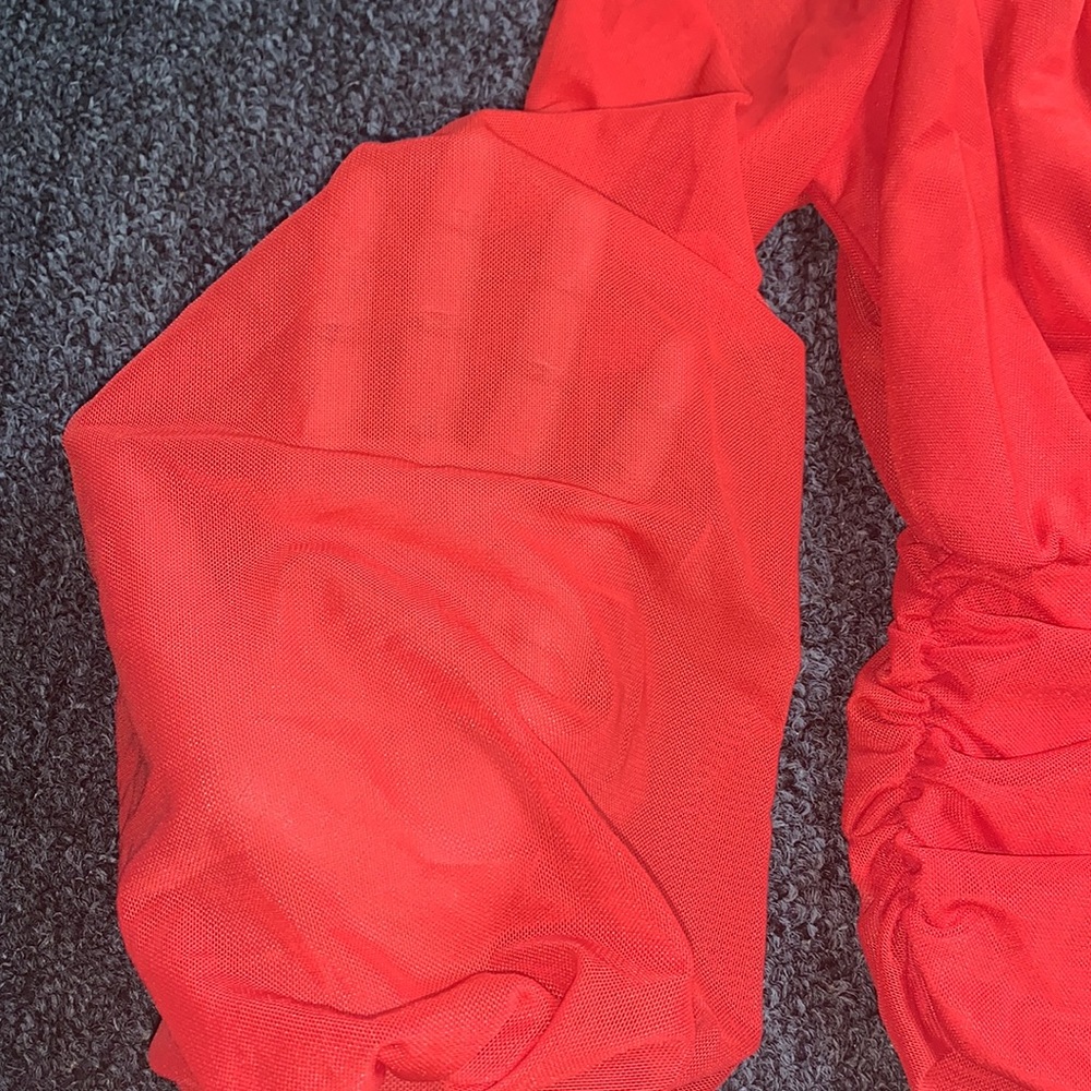 Red Top - Picture 3 of 3